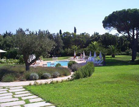 Hotel Villa Les Rosiers Grimaud Exteriör bild